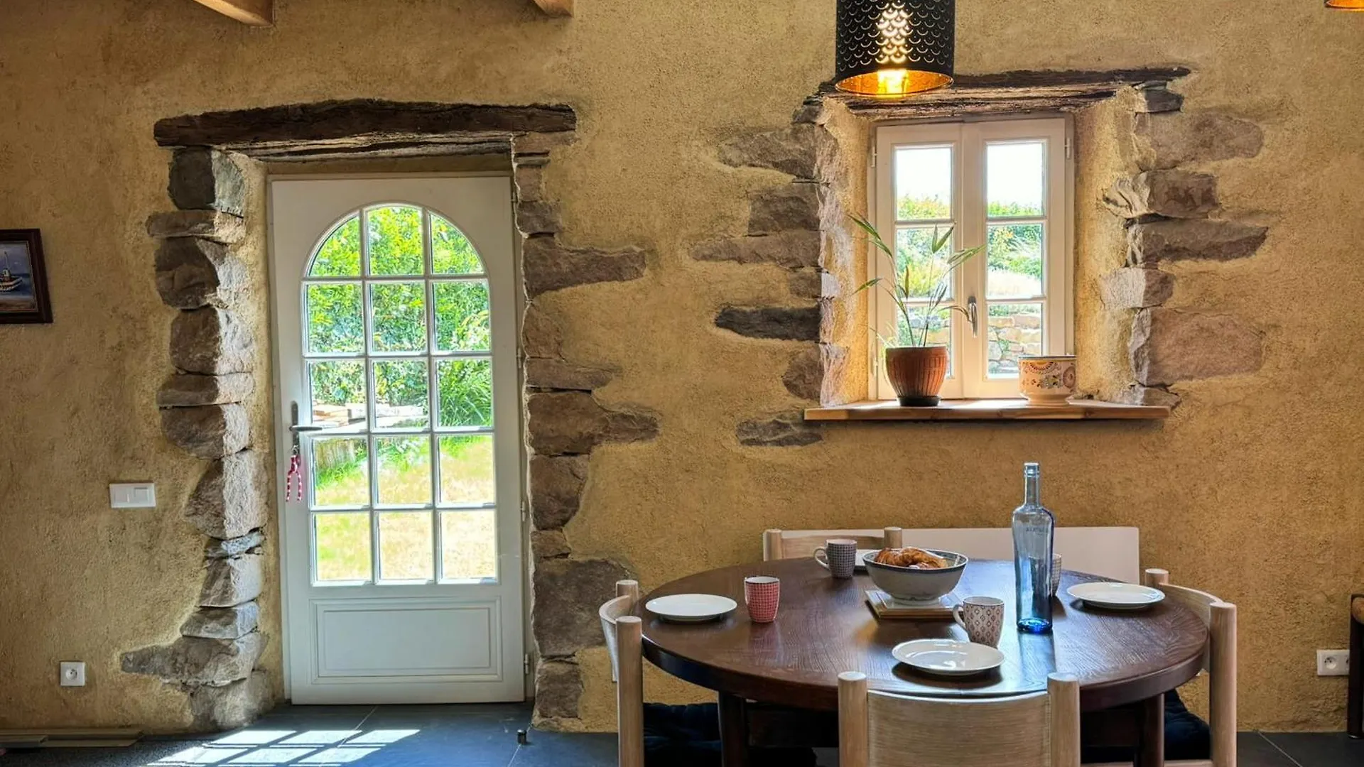 Rhun Even, Charmante Maison Bretonne Pour 6 Personnes Plougasnou