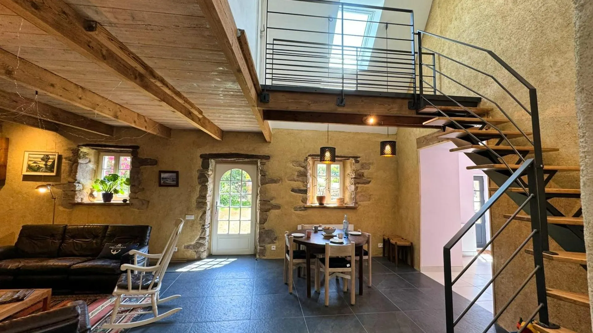 Rhun Even, Charmante Maison Bretonne Pour 6 Personnes Plougasnou