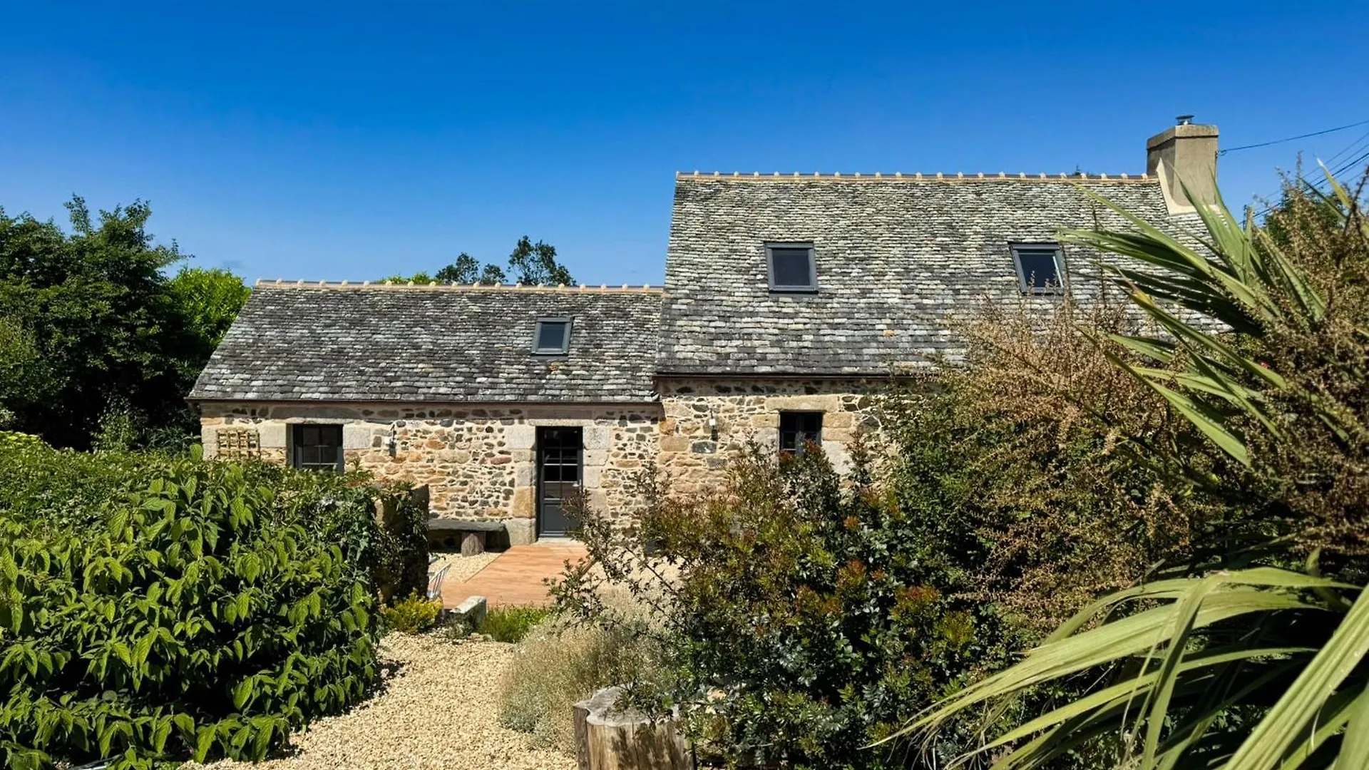 Rhun Even, Charmante Maison Bretonne Pour 6 Personnes Plougasnou 0*,  Francia
