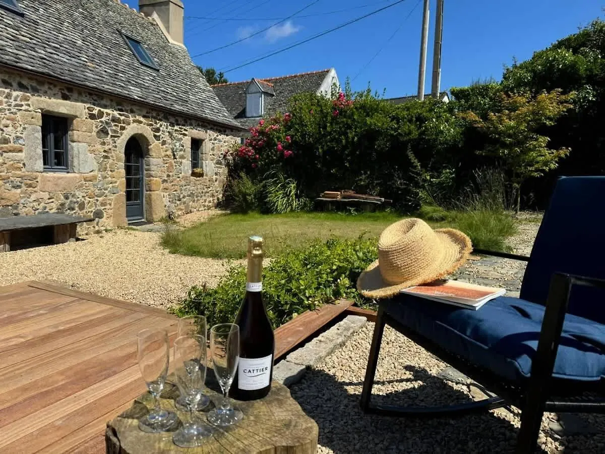 Rhun Even, Charmante Maison Bretonne Pour 6 Personnes Plougasnou 0*,  Francia