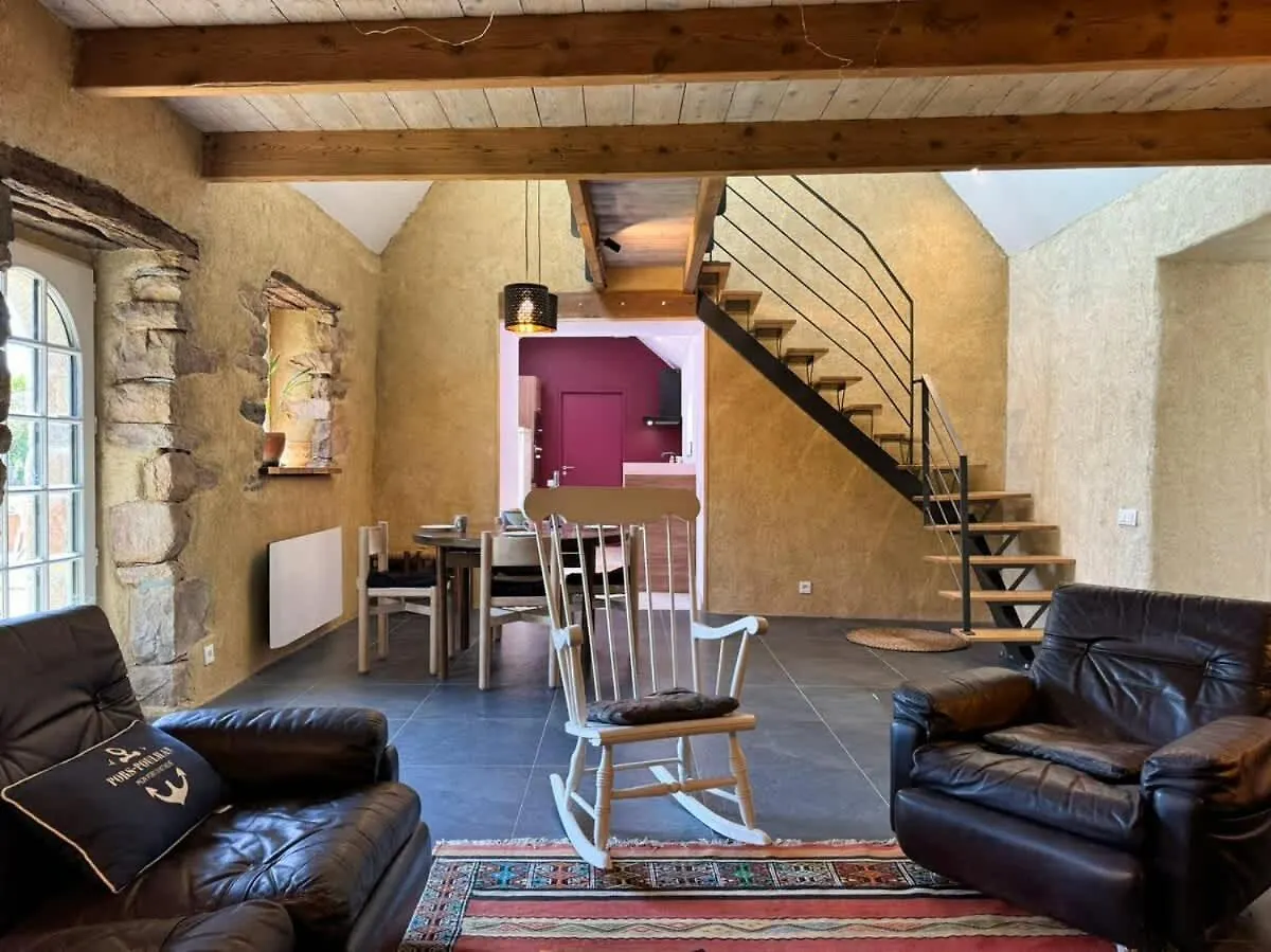 Rhun Even, Charmante Maison Bretonne Pour 6 Personnes Plougasnou 0*,  Francia